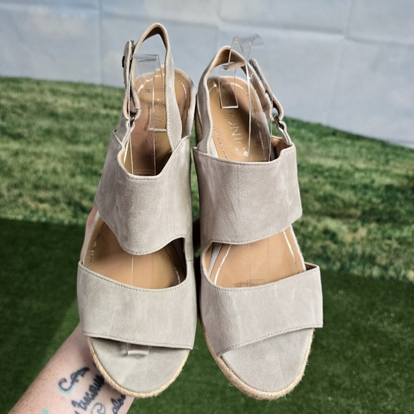 Vionic | Brooke SDE Genuine Suede Supportative Espadrille Wedges \\ SIZE 10 - Picture 10 of 16